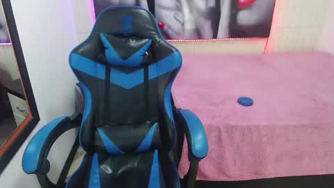 Anniee online show from 01/25/25, 02:36