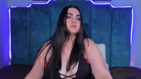 Snapshot of annieesweett_ chatting on 01/14/26, 03:01 Annie Sweet Cherry online show from 01/14/26, 03:01