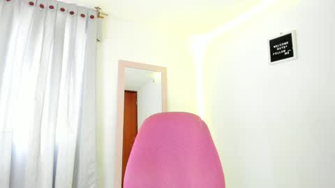 Annie  online show from 12/30/24, 08:25