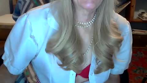 Snapshot of anniegurl chatting on 12/22/24, 01:00 anniegurl online show from 12/22/24, 01:00