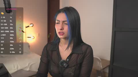 Annie FREE TRIAL IN BIO online show from 11/10/25, 06:12