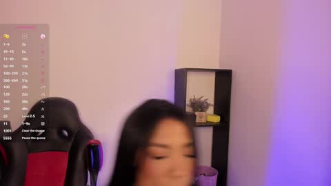 Snapshot of anniejasmin_ chatting on 01/04/25, 08:39 A N N I E online show from 01/04/25, 08:39