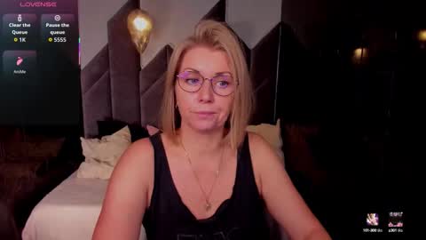 Annie online show from 10/16/25, 05:52