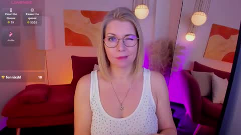 Annie online show from 11/14/25, 06:12