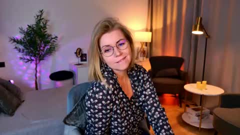 Annie online show from 05/19/26, 06:53
