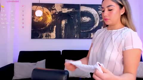 Annie Monroe online show from 12/19/25, 02:35