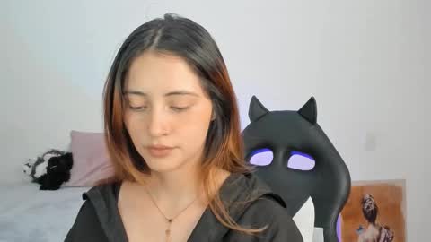 Annie online show from 10/24/25, 03:25