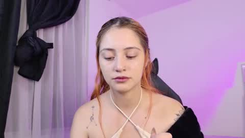 Snapshot of anniemora_ chatting on 07/14/26, 02:27 Annie online show from 07/14/26, 02:27