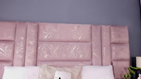 Annie online show from 11/03/25, 01:45