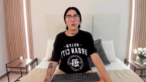 annieparkeer online show from 01/15/26, 11:15