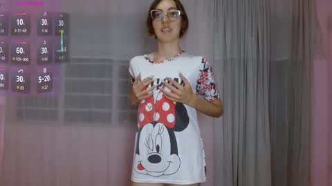 Snapshot of anniesparkle chatting on 02/21/26, 01:17 Annie Sparkle online show from 02/21/26, 01:17