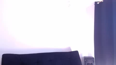 Snapshot of anniewine__ chatting on 12/01/25, 06:46 ANNIE WINE online show from 12/01/25, 06:46