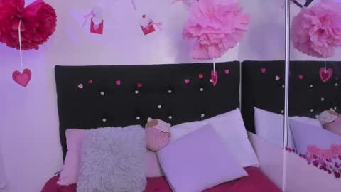 Annie Evans  online show from 02/15/26, 08:16