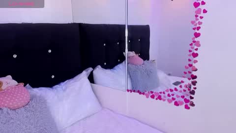 Annie Evans  online show from 03/16/26, 05:06