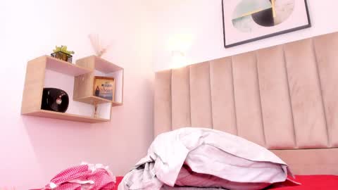 Annie Queen online show from 02/25/25, 06:25