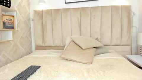 Snapshot of anniie_queen chatting on 01/17/26, 03:11 Annie Queen online show from 01/17/26, 03:11