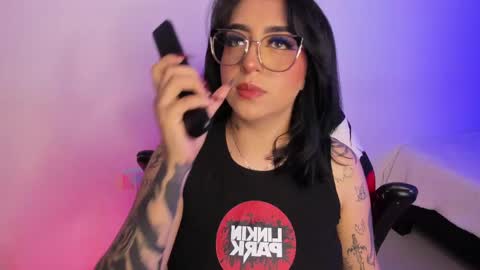 Annika online show from 09/19/25, 04:14