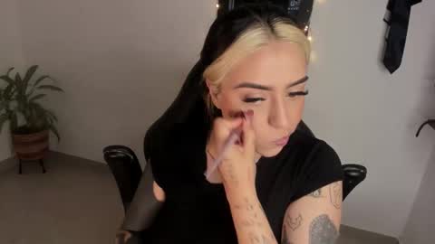 Annika online show from 01/14/26, 12:33