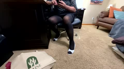 Snapshot of anninpantyhose chatting on 06/04/26, 09:43 Anninpantyhose online show from 06/04/26, 09:43