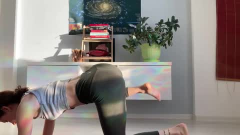 Snapshot of anntics_ chatting on 09/12/25, 03:28 N  antics online show from 09/12/25, 03:28