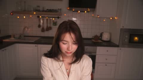 Snapshot of anntics_ chatting on 10/29/25, 04:09 N  antics online show from 10/29/25, 04:09