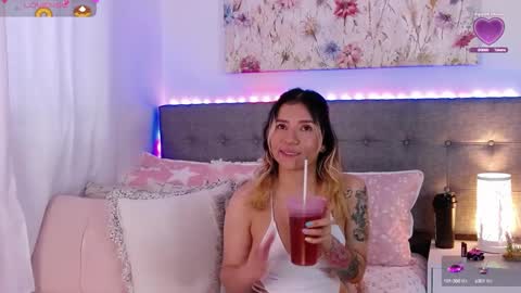 Snapshot of anntonellalee chatting on 10/09/25, 05:55 Antonella Lee online show from 10/09/25, 05:55