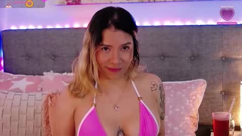 Snapshot of anntonellalee chatting on 10/13/25, 04:40 Antonella Lee online show from 10/13/25, 04:40