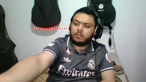 lion kennedy independent model moderator online show from 11/07/25, 04:34