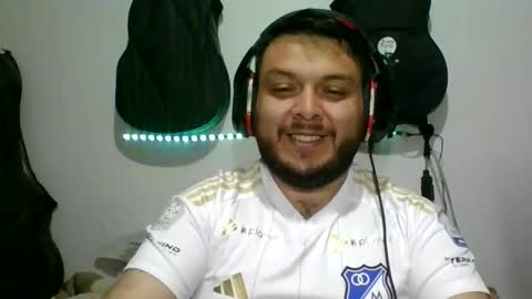 lion kennedy independent model moderator online show from 11/08/25, 05:18