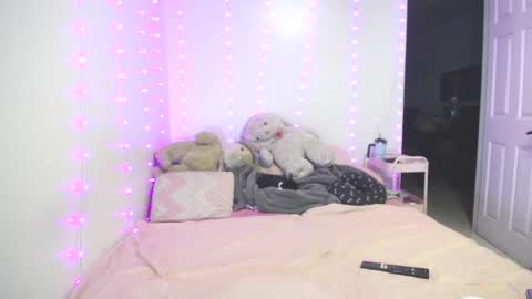  INDEPENDENT MODEL next srteam 240624 online show from 09/15/25, 11:27