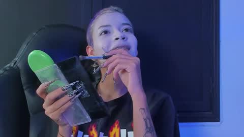 Anny online show from 11/28/25, 04:48