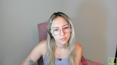 Issabela online show from 11/01/25, 03:58