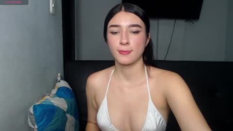 Snapshot of anny_naf chatting on 09/19/25, 02:40 Anny online show from 09/19/25, 02:40