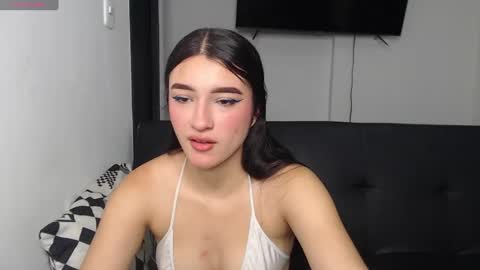 Snapshot of anny_naf chatting on 10/20/25, 02:06 Anny online show from 10/20/25, 02:06