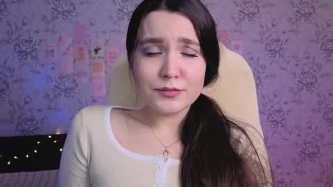 Annie online show from 11/30/25, 06:06