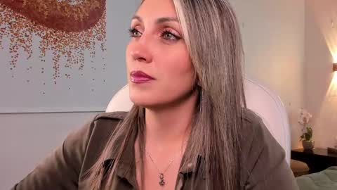 Anny online show from 02/24/25, 11:54