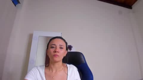  Valeria  online show from 12/17/25, 04:51