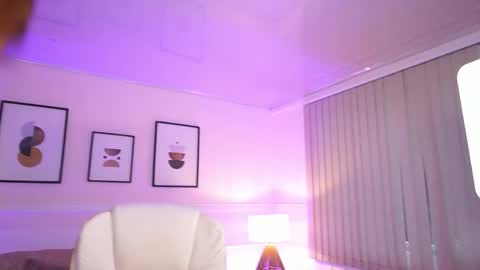 Ana online show from 04/16/26, 11:44