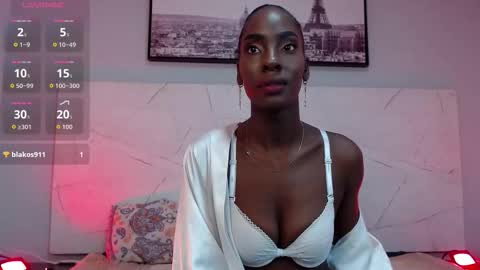 Snapshot of annyfiore chatting on 10/19/25, 02:56 Anny online show from 10/19/25, 02:56