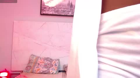 Snapshot of annyfiore chatting on 10/22/25, 02:45 Anny online show from 10/22/25, 02:45