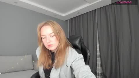 Snapshot of annyfourse chatting on 12/13/24, 07:32 AnnyFourse online show from 12/13/24, 07:32