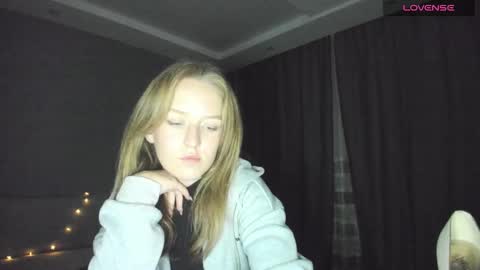 Snapshot of annyfourse chatting on 12/14/24, 03:40 AnnyFourse online show from 12/14/24, 03:40