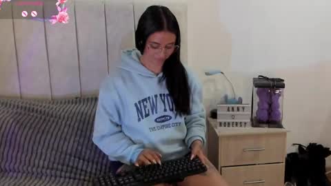 Anny online show from 06/02/26, 08:22