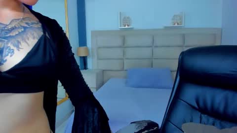 AnnyT online show from 10/24/25, 10:06