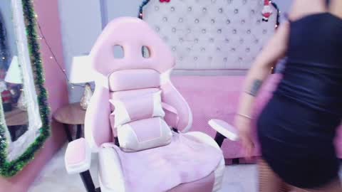 AnnyXhot online show from 12/18/24, 11:24