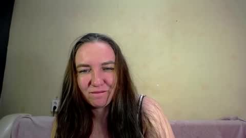 Snapshot of anora_ chatting on 03/11/25, 02:10 anora_ online show from 03/11/25, 02:10