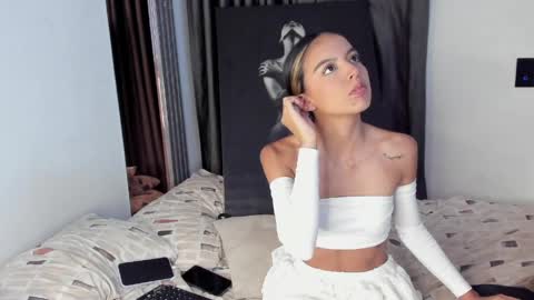 Snapshot of anotella_aa chatting on 05/15/26, 11:34 anotella_aa online show from 05/15/26, 11:34