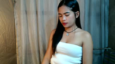 Snapshot of antheia_567 chatting on 06/28/26, 10:21 Im Dahlia online show from 06/28/26, 10:21
