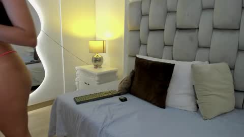 Snapshot of anthonela_coleman chatting on 11/22/25, 11:42 Anthonela online show from 11/22/25, 11:42