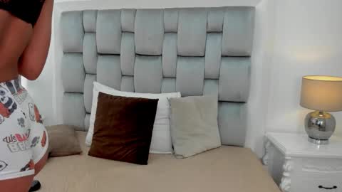 Snapshot of anthonela_coleman chatting on 11/25/25, 11:43 Anthonela online show from 11/25/25, 11:43